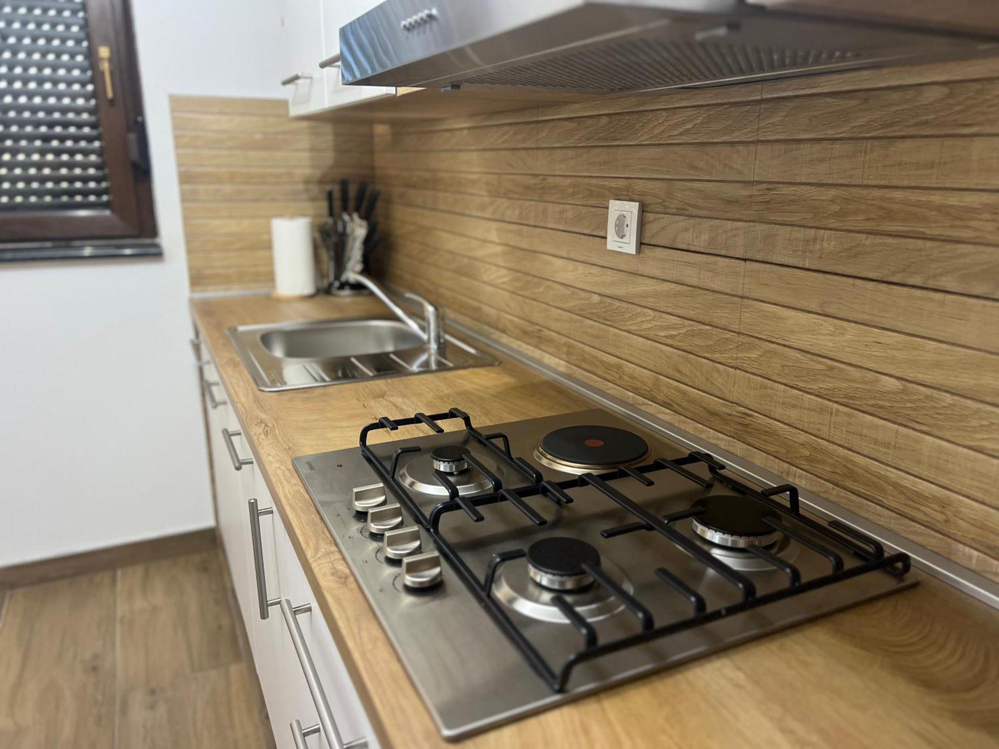 Zen Den Apartments Otočac Dış mekan fotoğraf