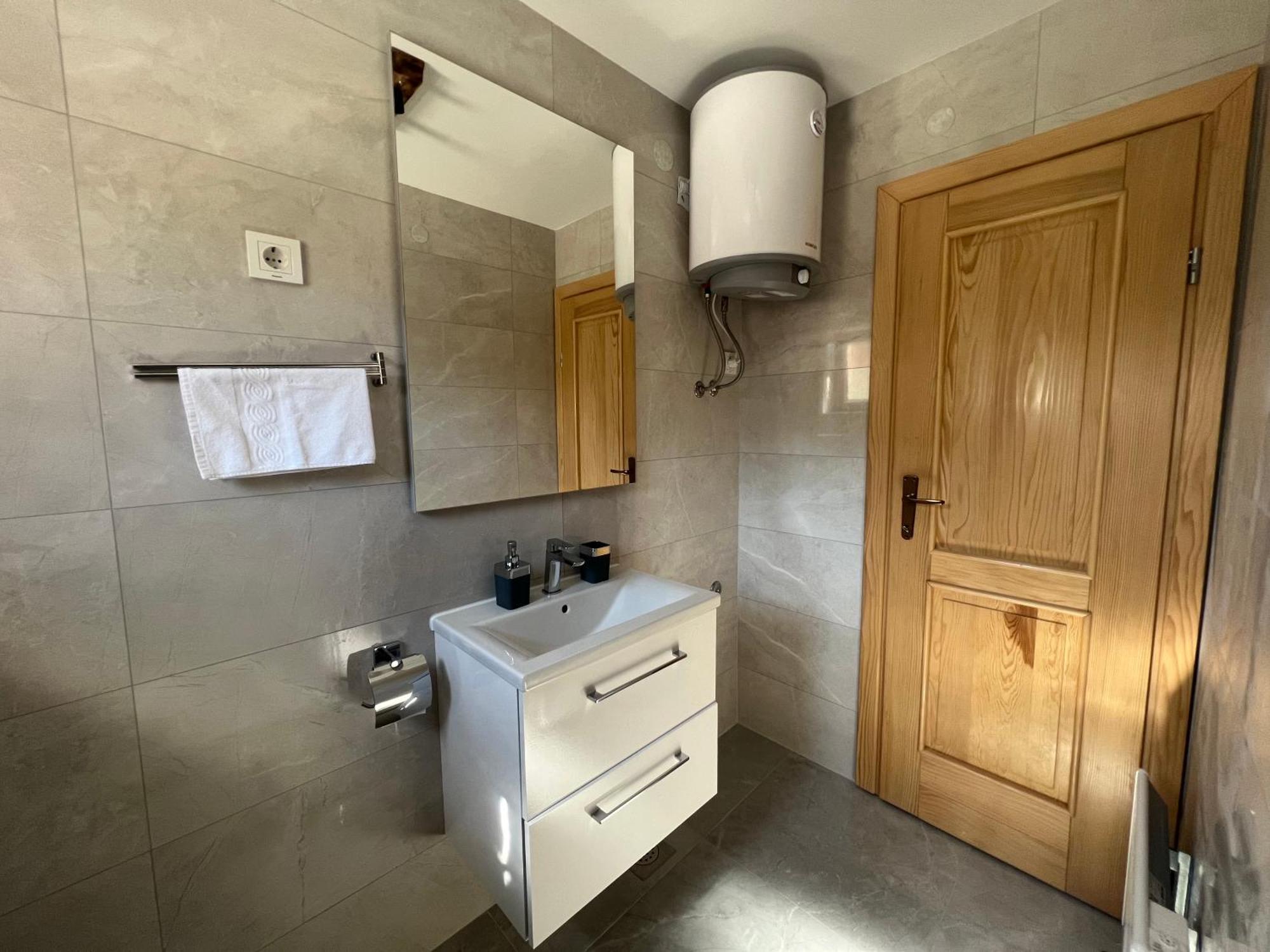 Zen Den Apartments Otočac Dış mekan fotoğraf